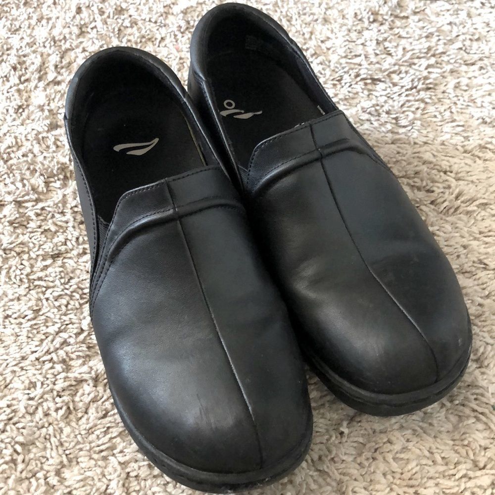 Abeo black clogs